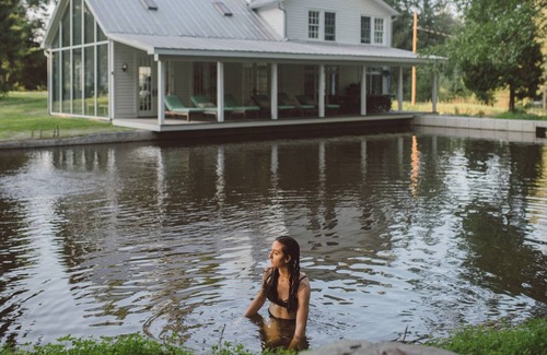 Town of Highland House | Floating Farmhouse