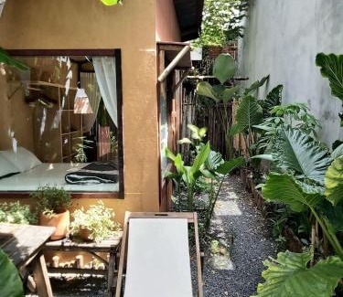 Ninh Kieu House | Floating market cabin