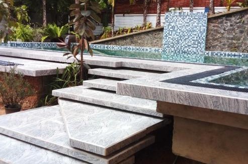 Hanwella Hotel | Floating villa