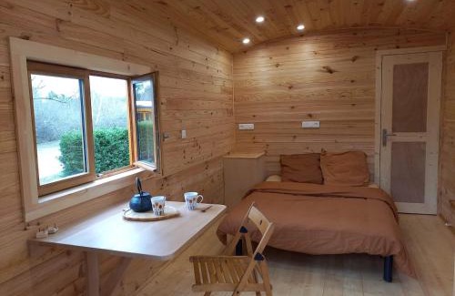 Naujac-Sur-Mer Bed & Breakfast | FLOR La Roulotte du Médoc