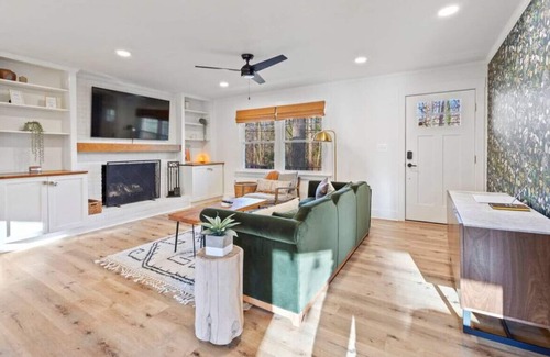 Conestee House | Flora Sanctuary- 10 Min from Downtown Greenville!