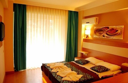 Kusadasi Resort | Flora Suites Hotel - All Inclusive
