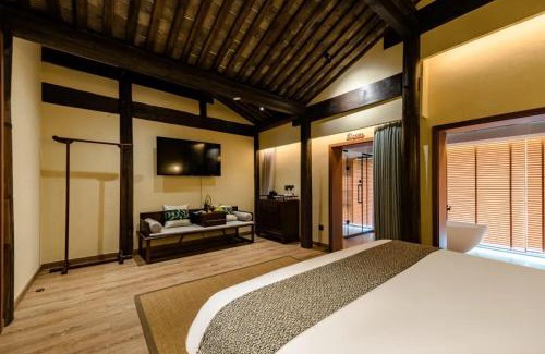 Fenghua House | Floral Shehe Garden B&B