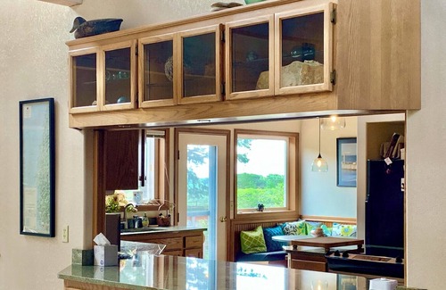 Langlois Bed & Breakfast | Floras Lake House Bed & Breakfast