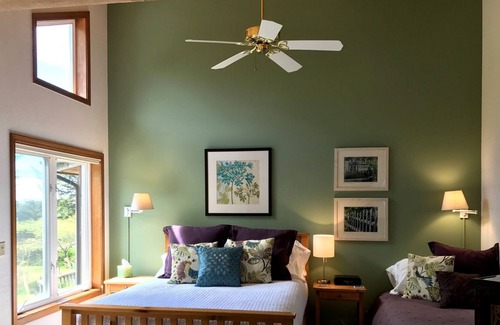 Langlois Bed & Breakfast | Floras Lake House Bed & Breakfast