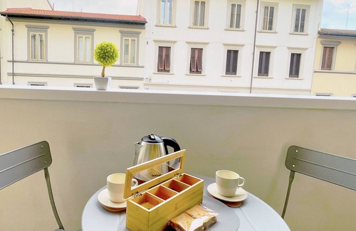Isolotto Apartment | Florence Green Apartment