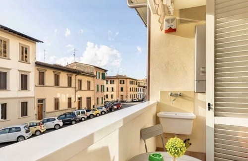 Isolotto Apartment | Florence Green Apartment