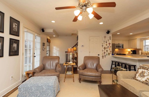 Oxford Condo | Florence on the Square by Apex Short Term Stays