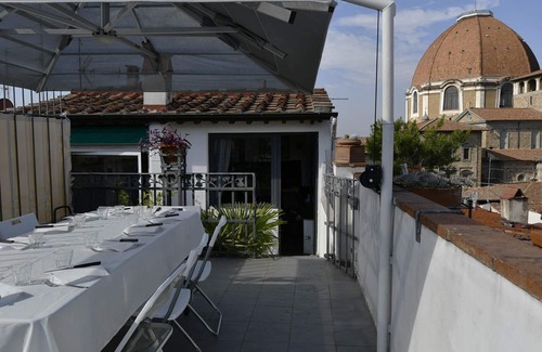 Duomo Apartment | Florence Roof Terrace Apartment View of Cathedral Dome