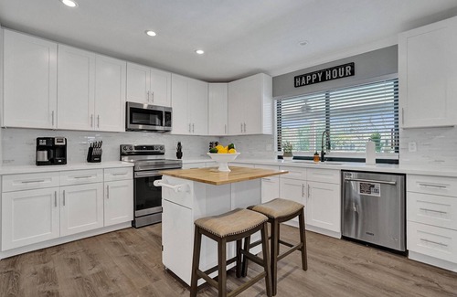 Plantation House | Florida Dream Home: Pool, Lakeview & Game Room ~