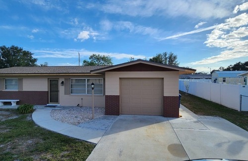 Venice Gardens House | Florida Gulf Coast Home. Located in Venice Florida. 2bed - 2bath