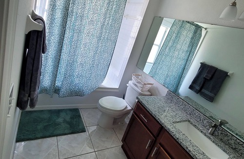 Mill Run House | Florida Home! 3 Bed /2 Bath with ample space for extended stays!