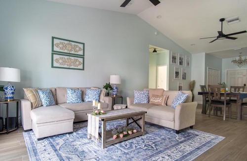 Bearss Plaza House | Florida Luxe, Brand new 4 Bed Property with a Private Jacuzzi