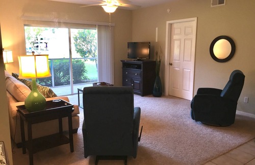 Bonita Springs Condo | Florida Oasis - Fresh Furnishings & Decor - Great Location