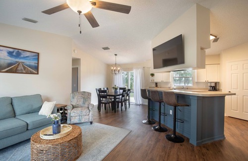Tavares House | Florida's Finest: Lakefront Home