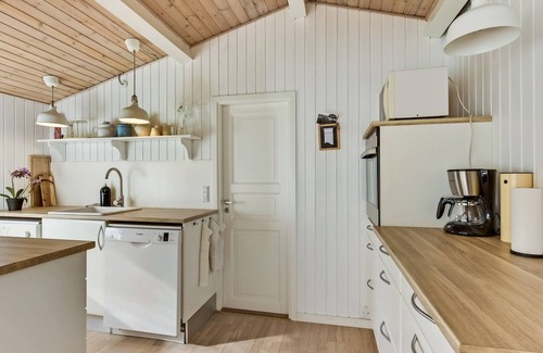 Hejlsminde Strand House | "Florina" - 700m from the sea by Interhome