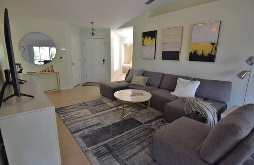 South Sarasota House | Florinda 3bdr/2bth 2car garage with New Pool