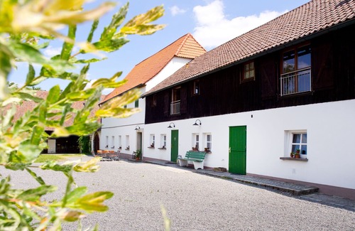 Redwitz an der Rodach Apartment | Flösserstube, cozy apartment on the ground floor of a four-sided courtyard with a view of the garden