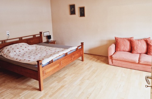 Redwitz an der Rodach Apartment | Flösserstube, cozy apartment on the ground floor of a four-sided courtyard with a view of the garden