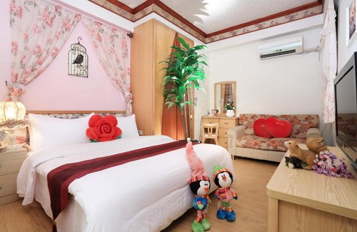Jiaoxi House | Flower Bird House B&B