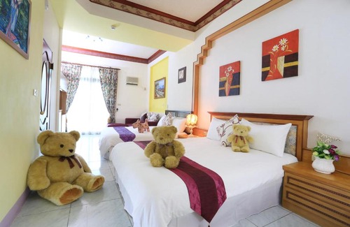 Jiaoxi House | Flower Bird House B&B