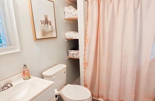 McCain House | Flower Bliss Cottage in Sparta Mountains