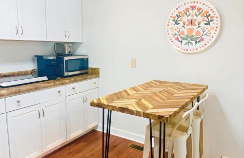 McCain House | Flower Bliss Cottage in Sparta Mountains