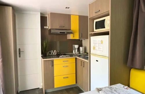 Saint-Vincent-de-Cosse House | Flower Camping Le Tiradou * - Mobil-Home Standard Hergo 30m2 (2 bedrooms) + 2 bathrooms + Terrace 9m2 4 people