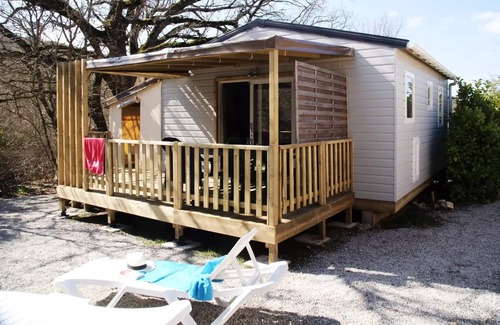 Esparron-de-Verdon Ski Chalet | Flower Camping La Beaume * - Chalet Pili-pili Bois 32m2 CONFORT 3 bedrooms + semi-covered terrace 7 people