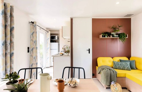 Saint-Hilaire-de-Riez House | Flower Camping Les Biches * - Mobil-home Tribu 5hz PREMIUM 56m2- covered terrace - 2 bathrooms - TV -LV - Plancha - Wifi Free 10 people