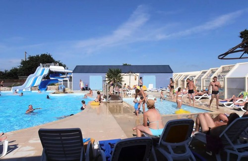 Tregunc House | Flower Camping Domaine de Pendruc * - Mobilhome OCEAN Comfort 27m2 - 2 bedrooms/covered terrace + TV 4 persons