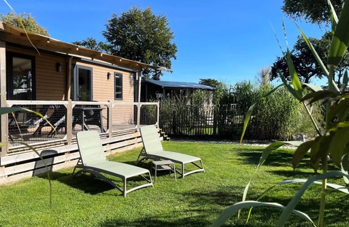 Tregunc House | Flower Camping Domaine de Pendruc * - Mobile home HORIZON Premium 31m2 2 bedrooms/covered terrace + TV + LV + Sheets/pedestrian area 4 people