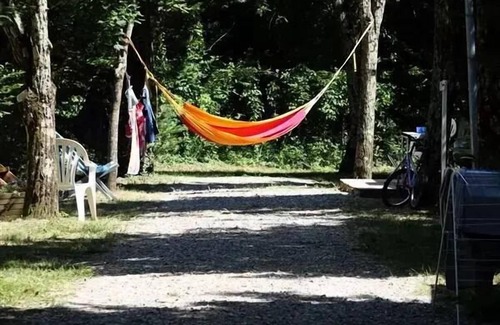 Saint-Privat Ski Chalet | Flower Camping Le Plan d'Eau - Ardèche * - CONFORT TINY chalet 20m² (1 bedroom - 2 people) + Covered terrace + Air conditioning for 2 people