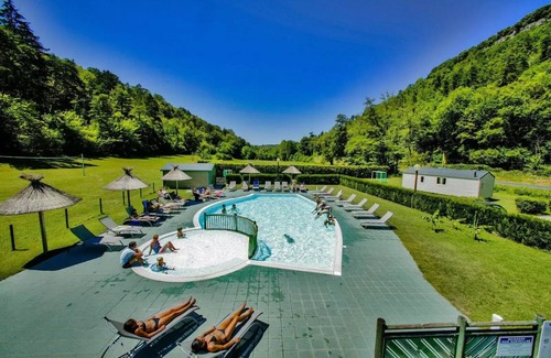 Campagne House | Flower Camping Le Val de la Marquise * - Mobile home Pacific STANDARD 24m2 - 2 bedrooms + semi-covered terrace 10m2 + TV 4 people