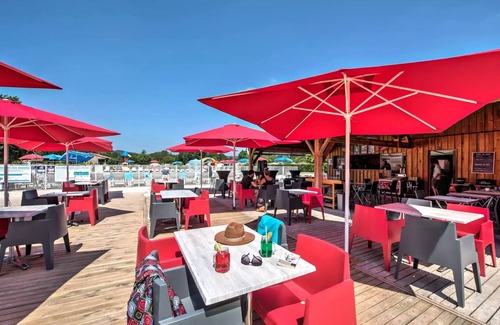 Souillac House | Flower Camping Les Ondines * - Mobil-Home Bois Premium 30m2 2 bedrooms + semi-covered terrace + TV + CLIM 5 people