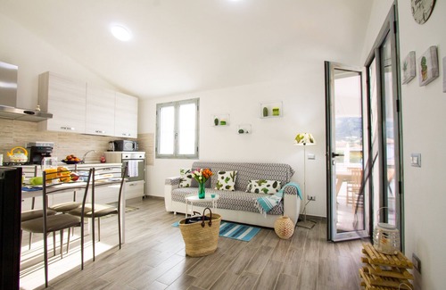 Tertenia House | Flower house - Charming cottage 500 meters from the beach