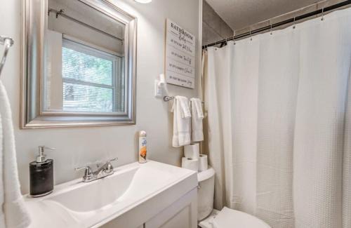 Memphis House | Flowering Peach Stayhouse