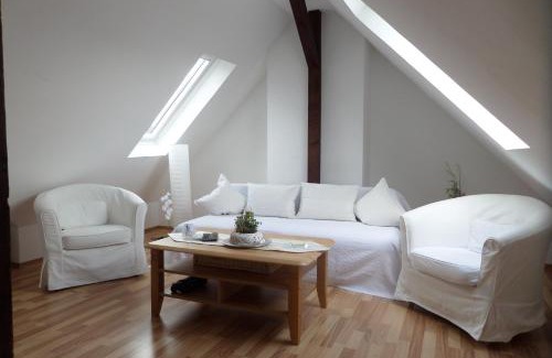 Unterrath Apartment | Flughafenapartement Sky View