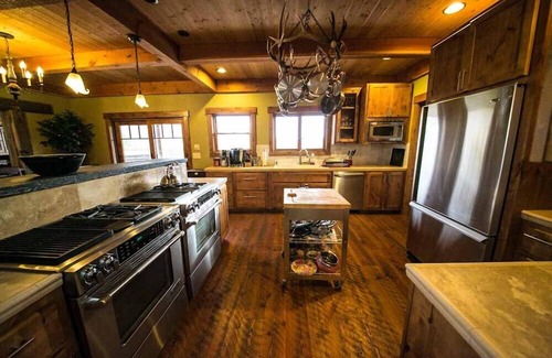 Missoula House | Fly Fisherman's Lodge on the Bitterroot River, Lolo Mt