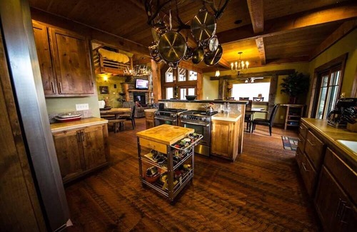 Missoula House | Fly Fisherman's Lodge on the Bitterroot River, Lolo Mt