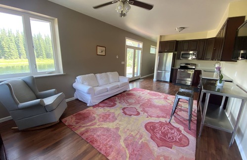 North Pole Apartment | Fly or drive-in waterfront aurora-viewing 1 br apartment on airstrip and lake.