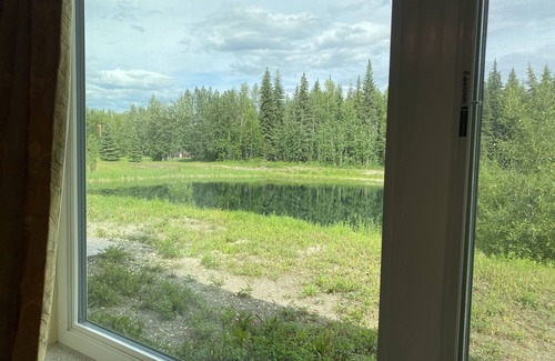 North Pole Apartment | Fly or drive-in waterfront aurora-viewing 1 br apartment on airstrip and lake.