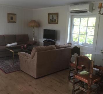 Lillkyrka Apartment | Flygeln