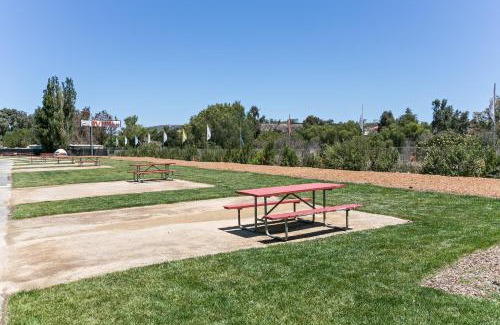 Buellton Hotel | Flying Flags RV Resort & Campground