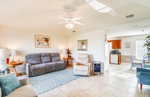 Foley House | Foley Getaway with Fenced Yard - 13 Mi to Beaches!