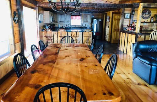 North Hero House | FOLIAGE SALE OR FALL FISHING—-2026 SEASON OPEN Waterfront Private-Dock-Launch