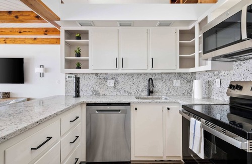 Folly Beach House | Folly Beach Front Escape - Newly Renovated!