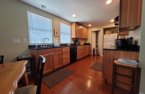 Folly Beach House | "FOLLY'S BEST KEPT SECRET"~ 4 MINUTE WALK TO THE BEACH! ~ 2 bed/2 bath