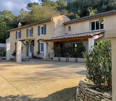 Fontaine-de-Vaucluse House | Fontaine de bonheur