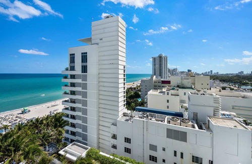 Seybold Apartment | FontaineBleau | Balcony w/Ocean + Bay/City View